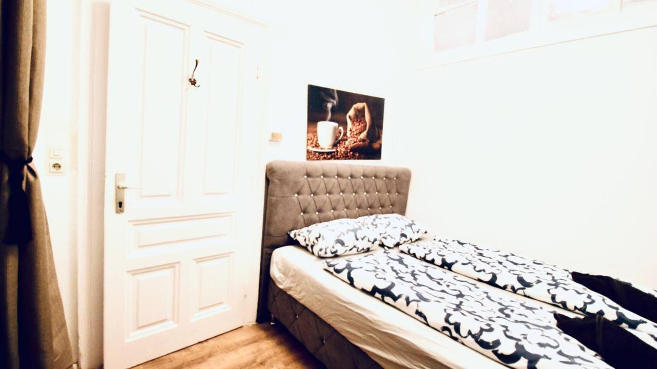Modern Double Room Js A Wien Eksteriør billede
