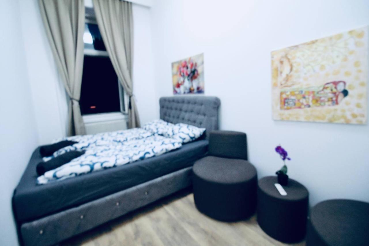 Modern Double Room Js A Wien Eksteriør billede